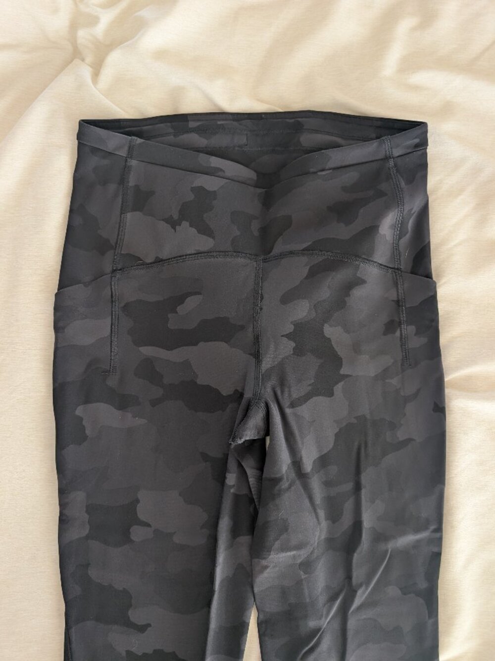 Lululemon Swift Speed High-Rise Crop 21" Size 6 Camo